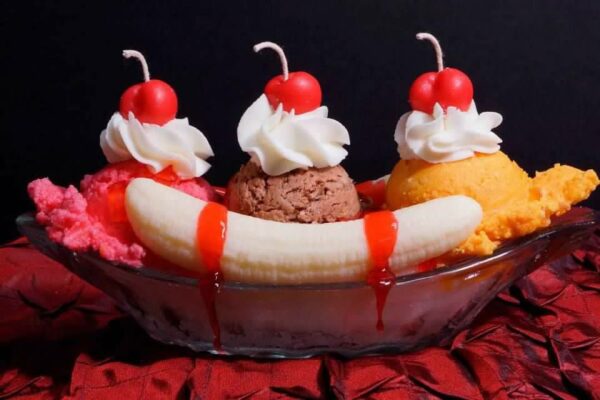 Banana split sundae candle